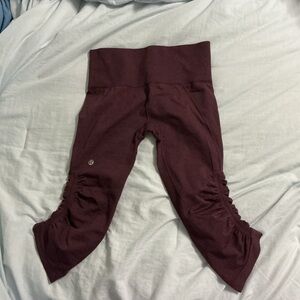 LULULEMON burgundy Capri Leggings